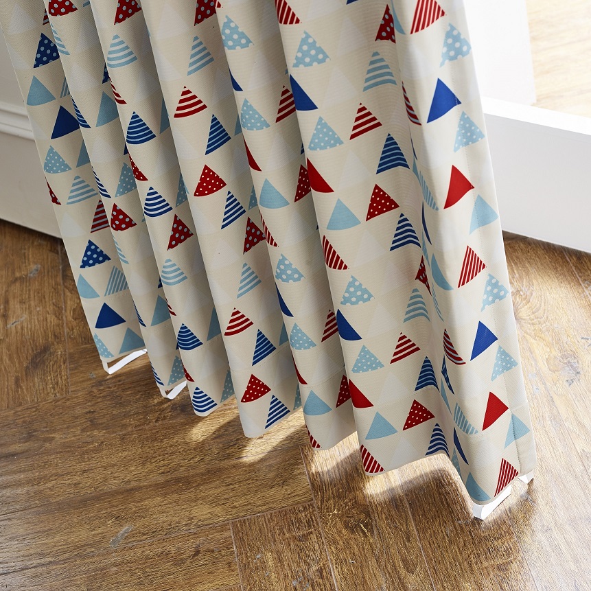 北欧テイストの幾何学模様の2級遮光ドレープカーテン