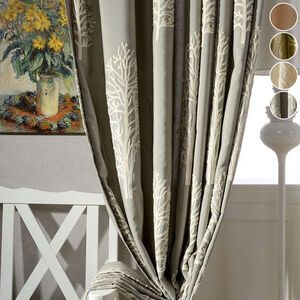 ポプラモチーフの糸刺繍を施した北欧デザインのドレープカーテン